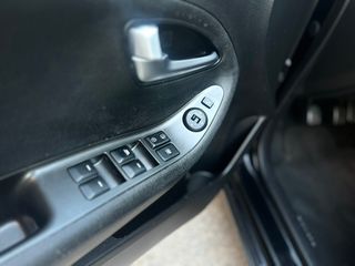 Kia Picanto 2012-thumb-17