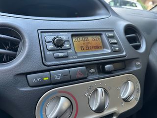Toyota Yaris 2004 YARIS 1.3-thumb-24