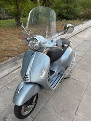 Piaggio Vespa GTS 300 2022-thumb-12