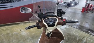 Piaggio Beverly 300i 2015-thumb-8