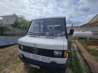 Ανατροπή Mercedes-Benz 2001 410-thumb-1