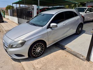 Mercedes-Benz A 180 2015 Ελληνικής αντιπροσωπείας!!! Αυτόματο !!! Book Service-thumb-4