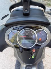 Piaggio Beverly 350 2020-thumb-10