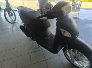 Sym Symphony ST 125 2006-thumb-17