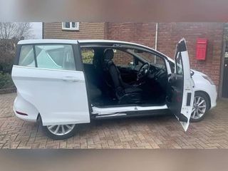 Ford B-Max 2017-thumb-2