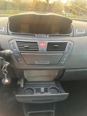Citroen C4 Picasso 2011-thumb-19