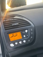 Citroen C4 Picasso 2011-thumb-22