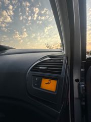Citroen C4 Picasso 2011-thumb-25