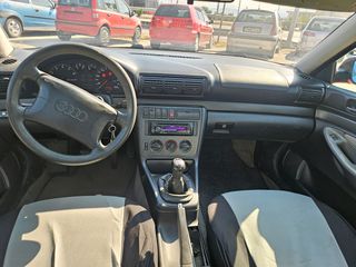 Audi A4 2000-thumb-10