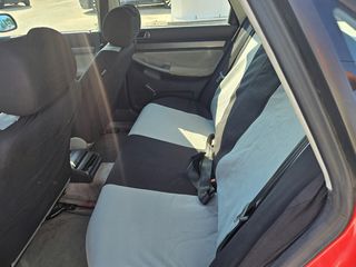 Audi A4 2000-thumb-11