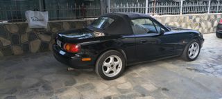Mazda MX-5 1999-thumb-10
