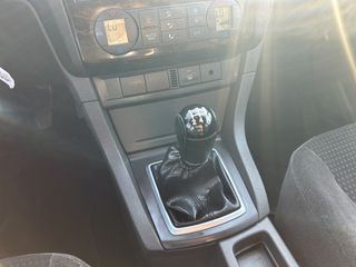 Ford Focus 2006 GHIA 5d 1.6lt 115hp Α' Χέρι-thumb-12