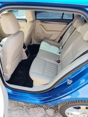 Skoda Octavia 2019-thumb-10