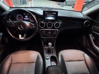 Mercedes-Benz CLA 180 2015-thumb-10