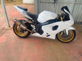 Suzuki GSX-R 600 2004 K4-thumb-1