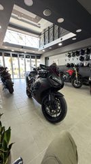 Honda CBR 1000RR 2018 Fireblade SC77-thumb-2