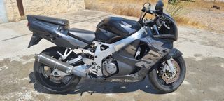 Honda CBR 900 2010-thumb-1