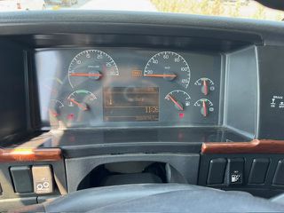 Volvo 2004 FH-thumb-4