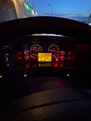 Volvo 2004 FH-thumb-10