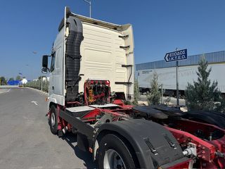 Volvo 2004 FH-thumb-1