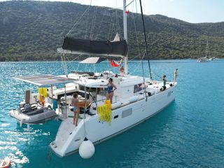 Lagoon 2012 450F NEW GENERATOR , NEW WATERMAKER , NEW AIRCONDITION