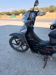 Kymco Straight 150 2011-thumb-3