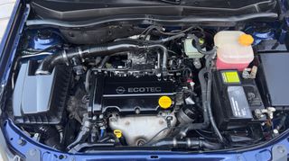 Opel Astra 2005-thumb-11