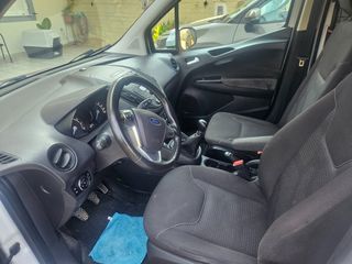 Ford Transit Courier 2016-thumb-2