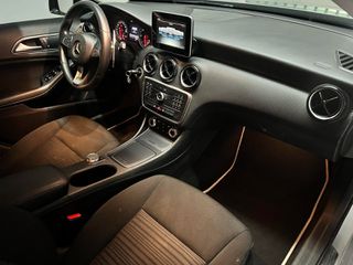 Mercedes-Benz A 180 2017-thumb-12