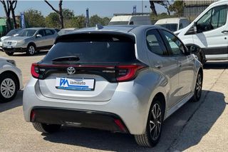 Toyota Yaris 2022-thumb-3