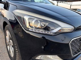 Hyundai i 20 2015 Camera,led,clima ,lane assist-thumb-1