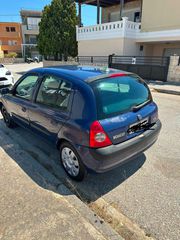 Renault Clio 2004-thumb-1