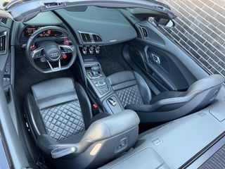 Audi R8 2017 Roadster 5.2 v10 Exclusive pack-thumb-16