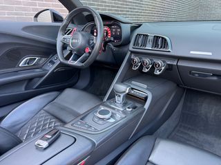 Audi R8 2017 Roadster 5.2 v10 Exclusive pack-thumb-17