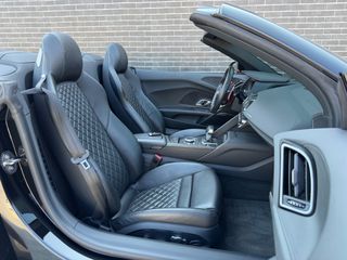 Audi R8 2017 Roadster 5.2 v10 Exclusive pack-thumb-18