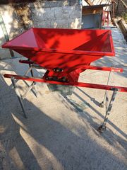 Σπαστήρας σταφυλιών χειροκίνητος + custom μεταλλική βάση