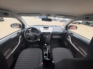 Toyota iQ 2012-thumb-4