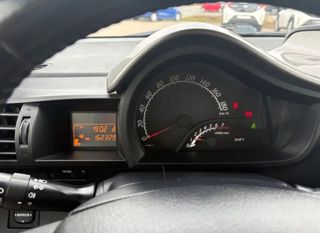 Toyota iQ 2012-thumb-5