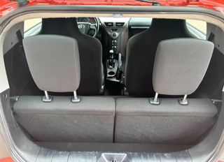 Toyota iQ 2012-thumb-8