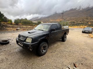 Mitsubishi L200 2005
