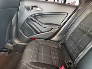 Mercedes-Benz CLA 180 2015 BlueEfficiency Edition Inspiration 88.747KM-thumb-18