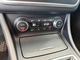 Mercedes-Benz CLA 180 2015 BlueEfficiency Edition Inspiration 88.747KM-thumb-28