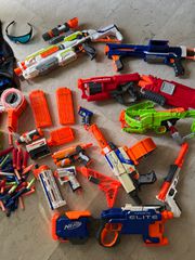 NERF πωλούνται συνολικά 13 όπλα και πολλά αξεσουάρ