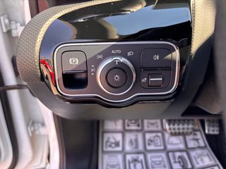 Mercedes-Benz A 180 2020 d AMG PACKET-thumb-41