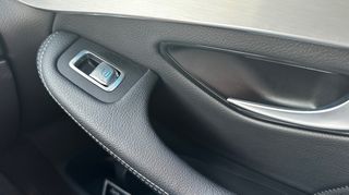Mercedes-Benz GLC 300 2019 4MATIC 9G-TRONIC AMG LINE-thumb-40