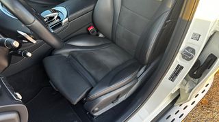 Mercedes-Benz GLC 300 2019 4MATIC 9G-TRONIC AMG LINE-thumb-23