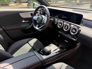 Mercedes-Benz A 250 2020 AMG Line / Panorama-thumb-12