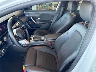 Mercedes-Benz A 200 2023 AMG-LINE 7G-DCT-thumb-36