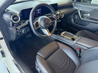 Mercedes-Benz A 200 2023 AMG-LINE 7G-DCT-thumb-40