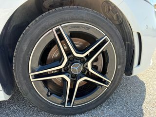 Mercedes-Benz A 250 2021 AMG Line Plug-in Hybrid-thumb-5